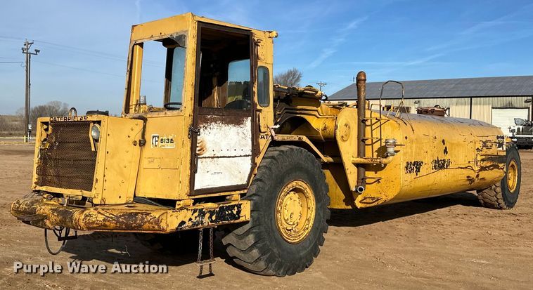 image for item EK9957 1978 Caterpillar 613B water wagon