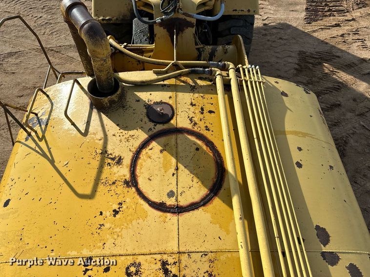 image for item EK9957 1978 Caterpillar 613B water wagon