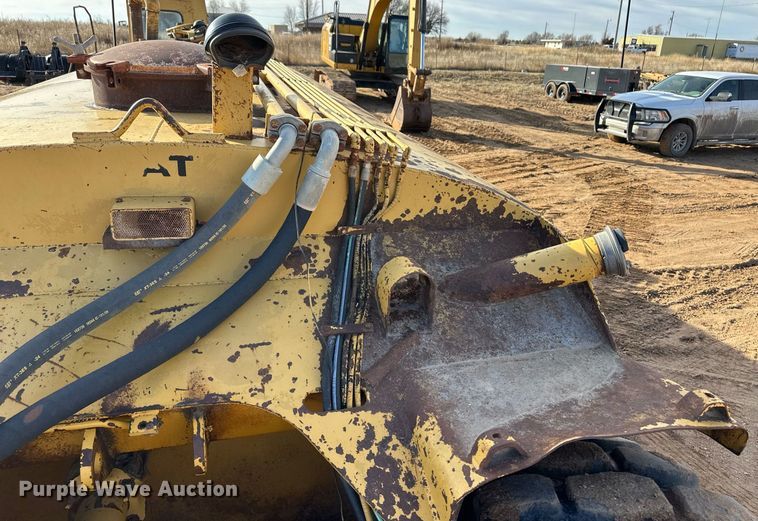 image for item EK9957 1978 Caterpillar 613B water wagon