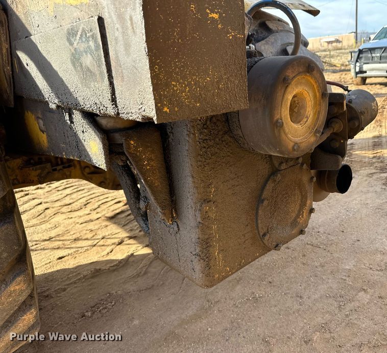 image for item EK9957 1978 Caterpillar 613B water wagon