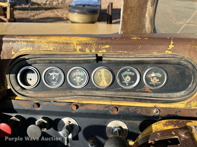 image for item EK9957 1978 Caterpillar 613B water wagon