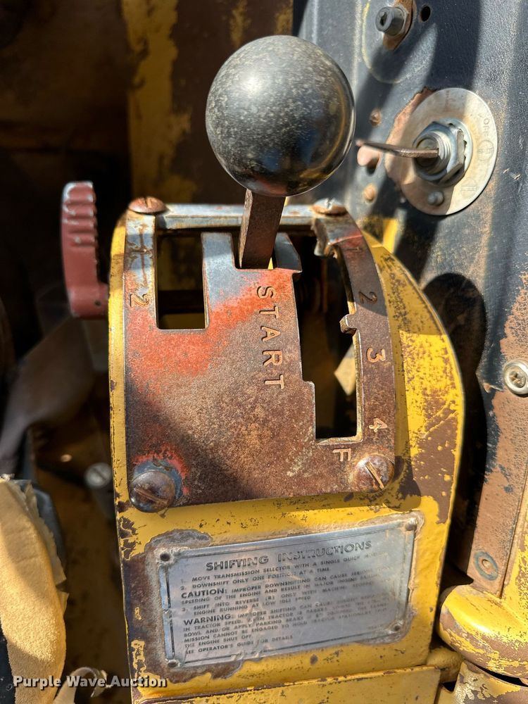 image for item EK9957 1978 Caterpillar 613B water wagon