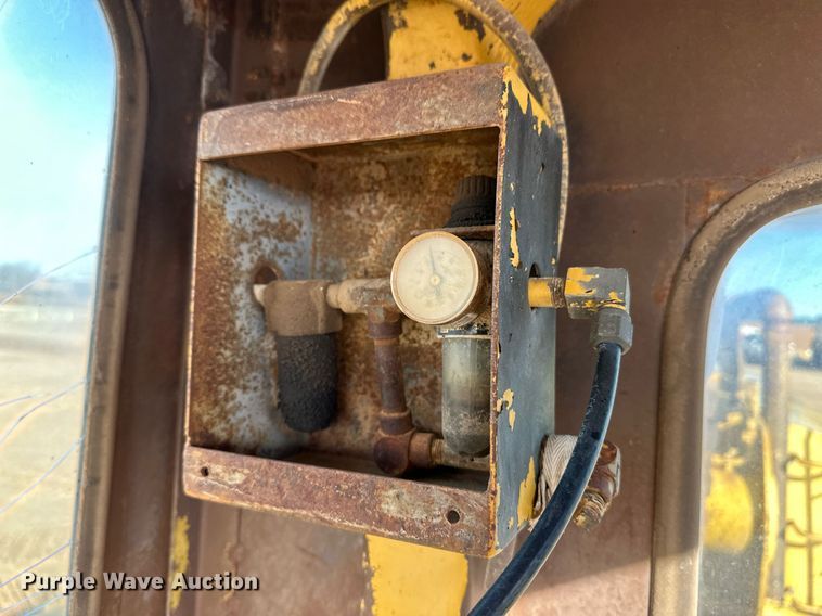 image for item EK9957 1978 Caterpillar 613B water wagon