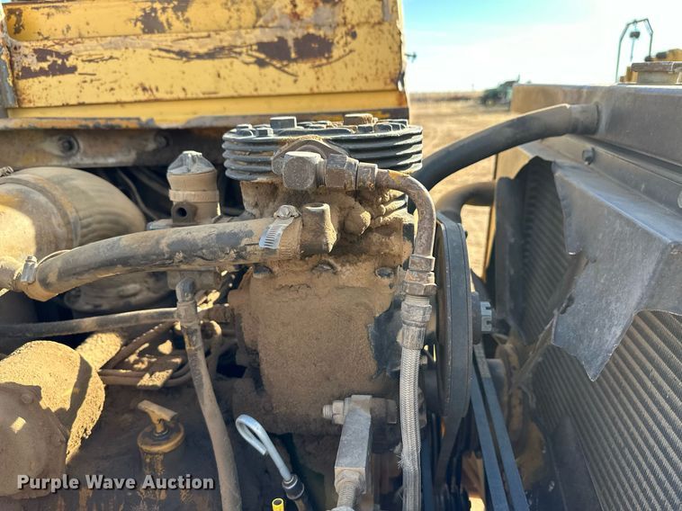 image for item EK9957 1978 Caterpillar 613B water wagon