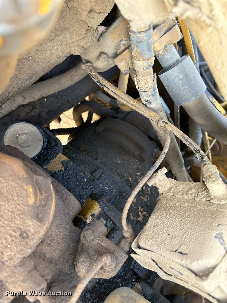 image for item EK9957 1978 Caterpillar 613B water wagon