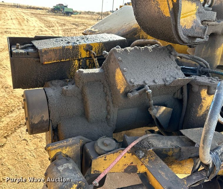 image for item EK9957 1978 Caterpillar 613B water wagon