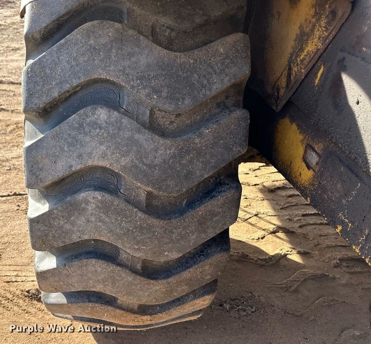 image for item EK9957 1978 Caterpillar 613B water wagon