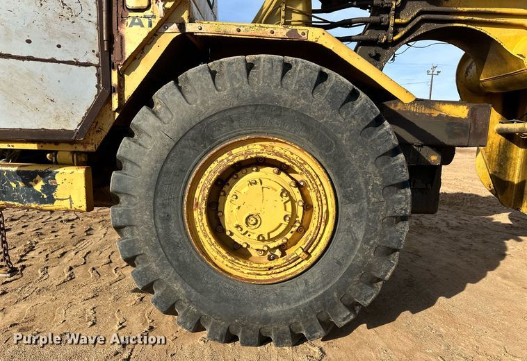 image for item EK9957 1978 Caterpillar 613B water wagon