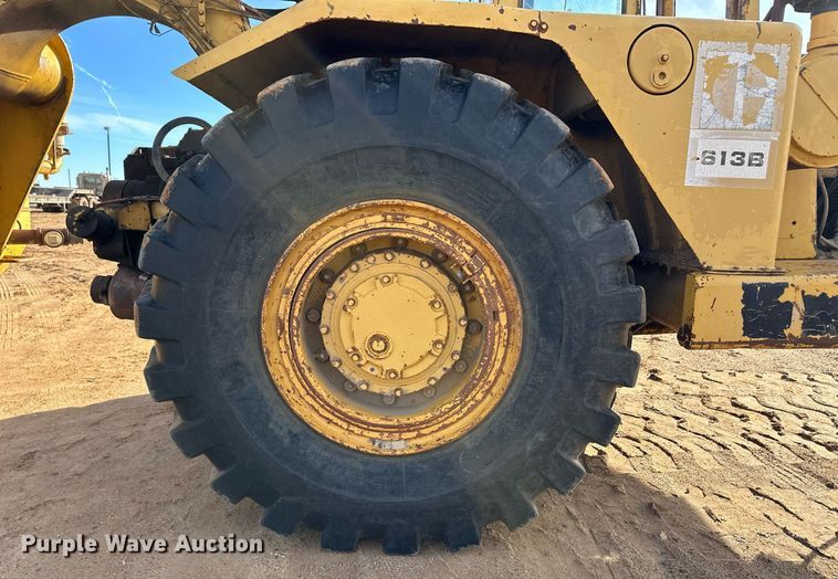 image for item EK9957 1978 Caterpillar 613B water wagon