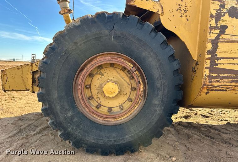 image for item EK9957 1978 Caterpillar 613B water wagon