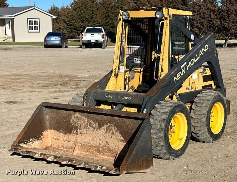 image for item EK9985 New Holland L555 skid steer loader