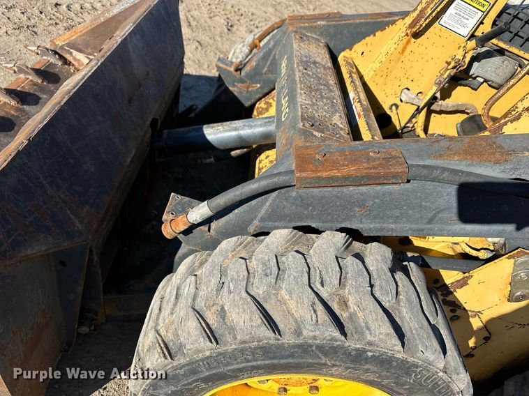 image for item EK9985 New Holland L555 skid steer loader