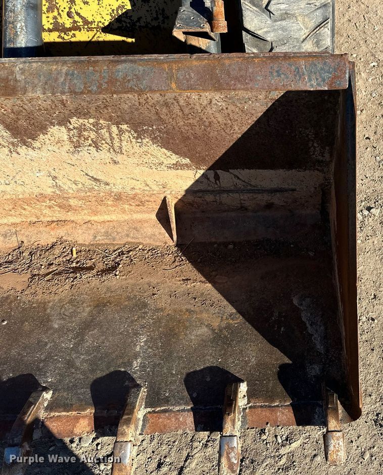 image for item EK9985 New Holland L555 skid steer loader