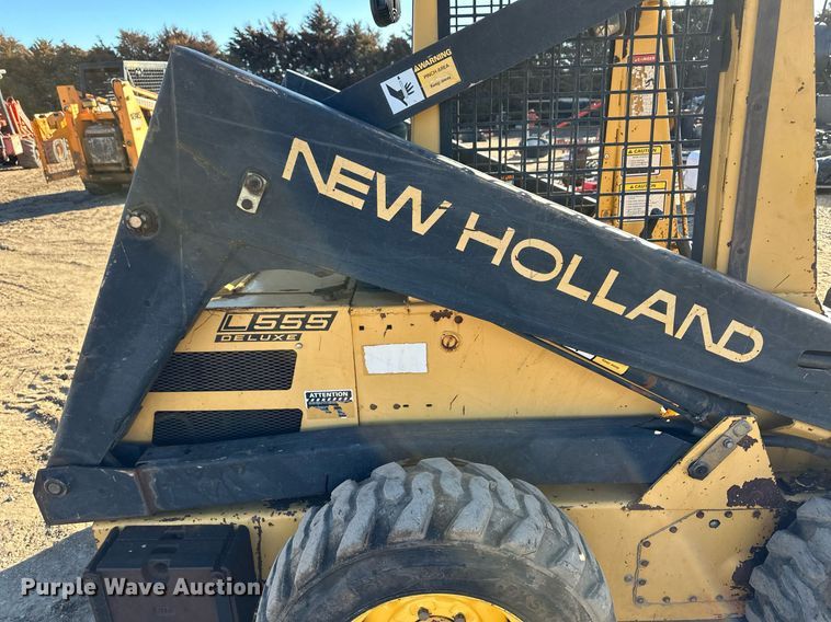 image for item EK9985 New Holland L555 skid steer loader