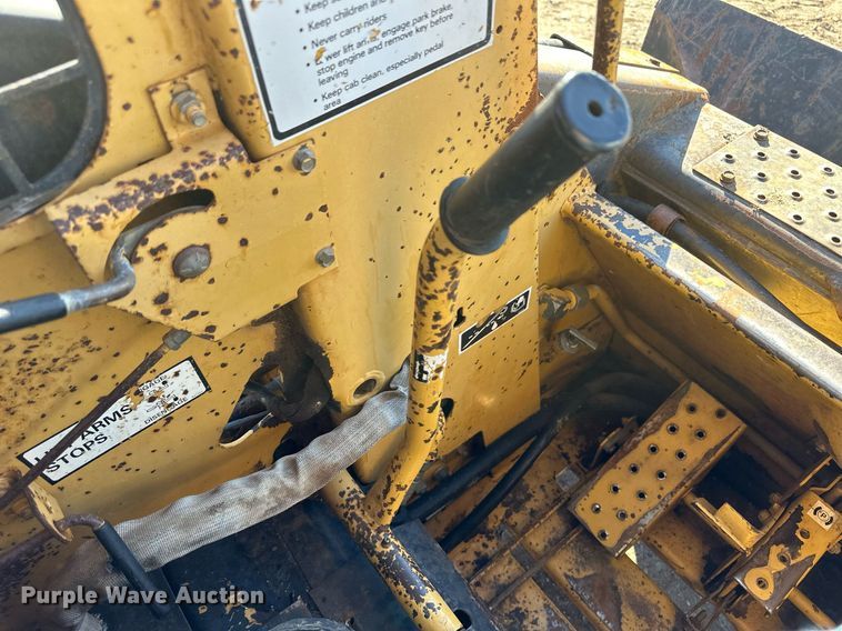 image for item EK9985 New Holland L555 skid steer loader