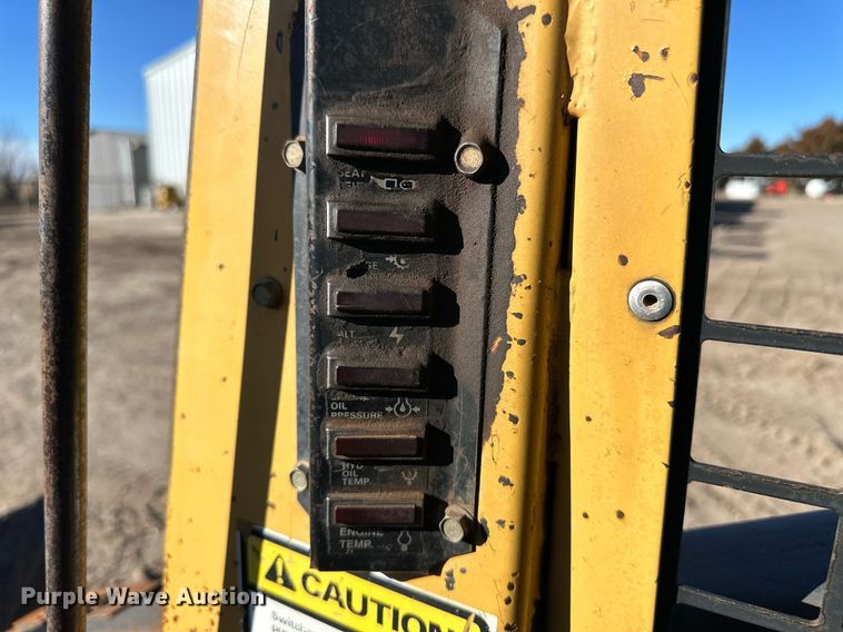 image for item EK9985 New Holland L555 skid steer loader