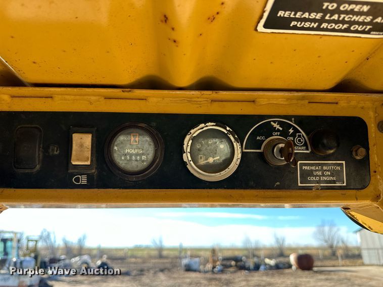 image for item EK9985 New Holland L555 skid steer loader