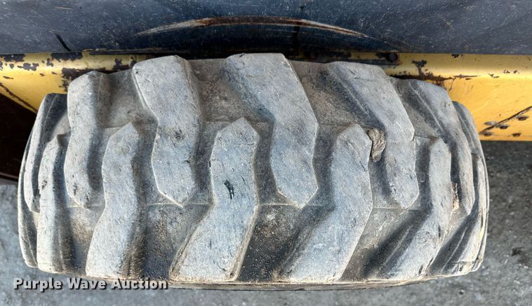 image for item EK9985 New Holland L555 skid steer loader