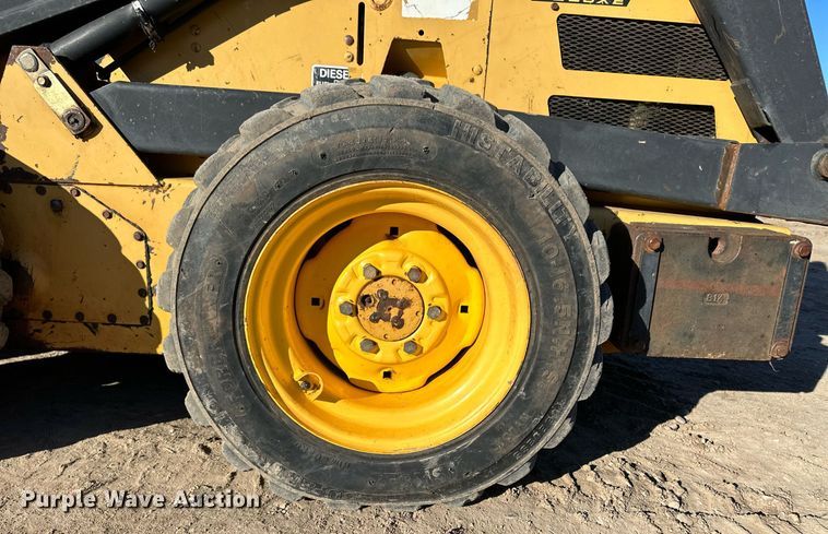 image for item EK9985 New Holland L555 skid steer loader