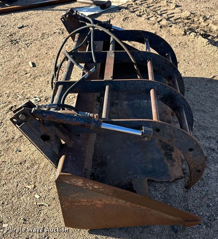 image for item EK9985 New Holland L555 skid steer loader