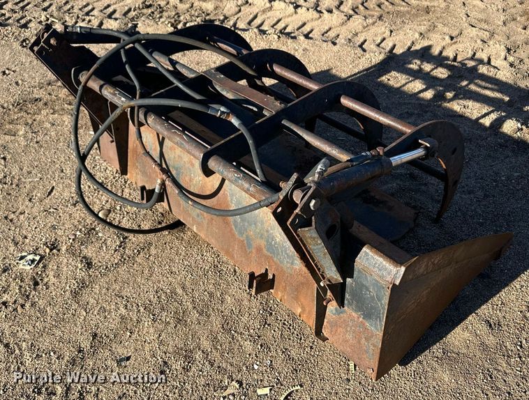 image for item EK9985 New Holland L555 skid steer loader