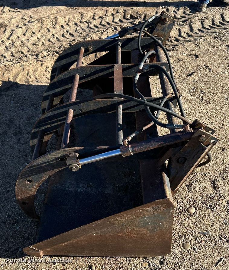 image for item EK9985 New Holland L555 skid steer loader