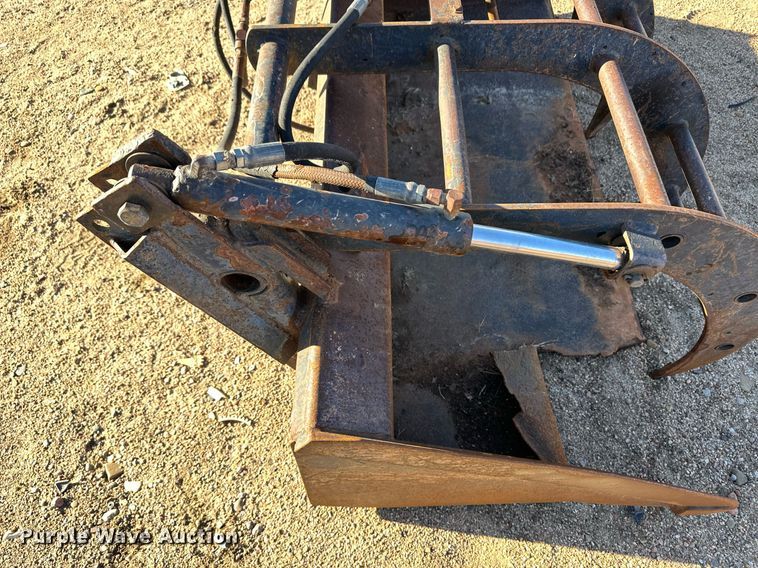 image for item EK9985 New Holland L555 skid steer loader