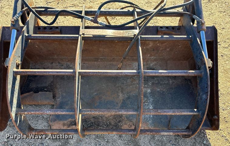 image for item EK9985 New Holland L555 skid steer loader