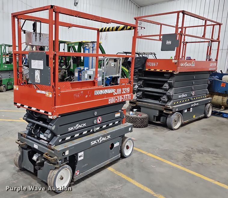 image for item IO9853 2018 SkyJack SJIII 3219 scissor lift