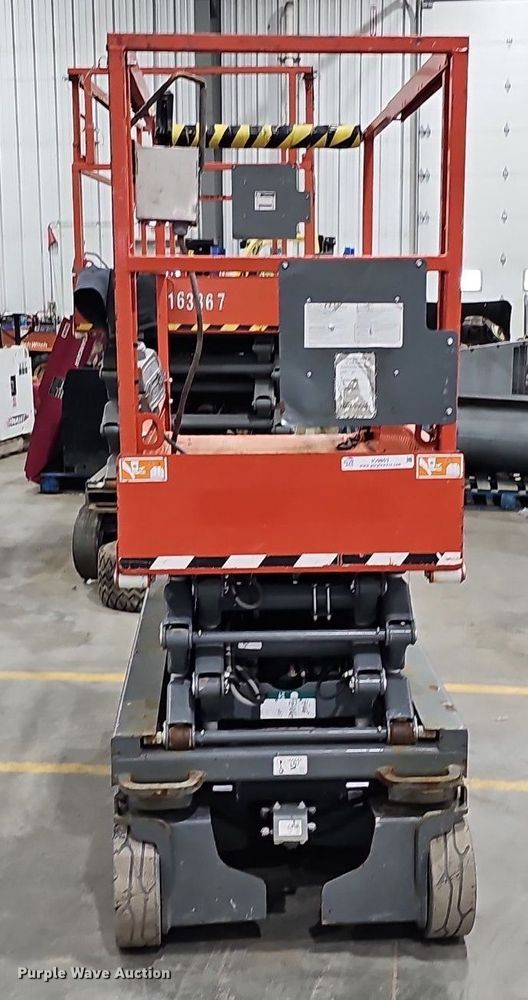 image for item IO9853 2018 SkyJack SJIII 3219 scissor lift