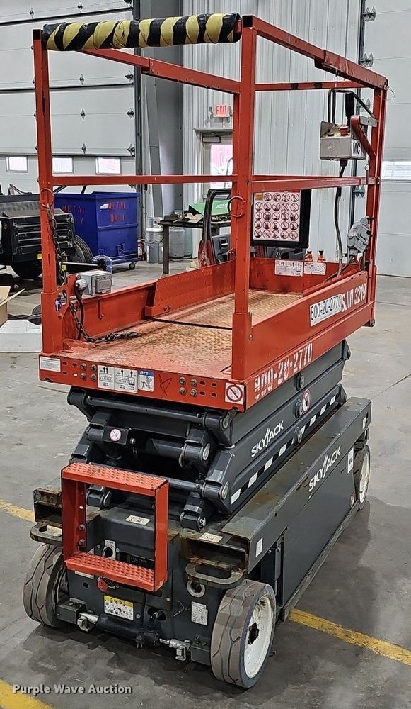 image for item IO9853 2018 SkyJack SJIII 3219 scissor lift