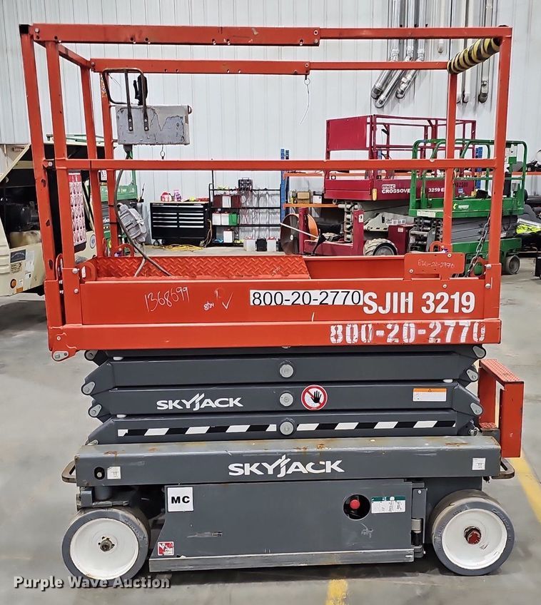 image for item IO9853 2018 SkyJack SJIII 3219 scissor lift