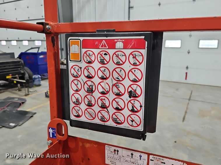 image for item IO9853 2018 SkyJack SJIII 3219 scissor lift
