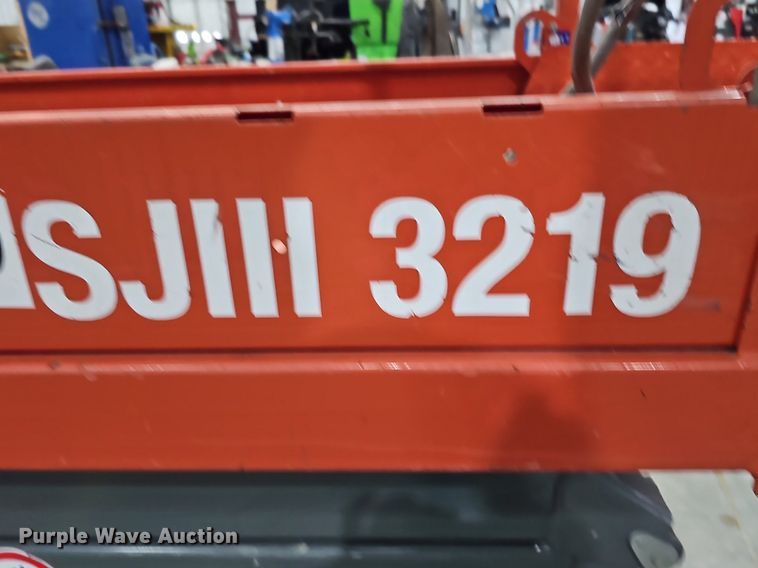 image for item IO9853 2018 SkyJack SJIII 3219 scissor lift