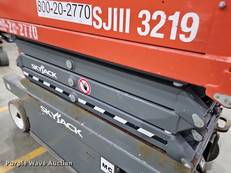 image for item IO9853 2018 SkyJack SJIII 3219 scissor lift