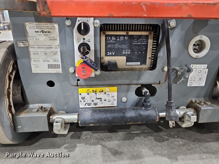 image for item IO9853 2018 SkyJack SJIII 3219 scissor lift