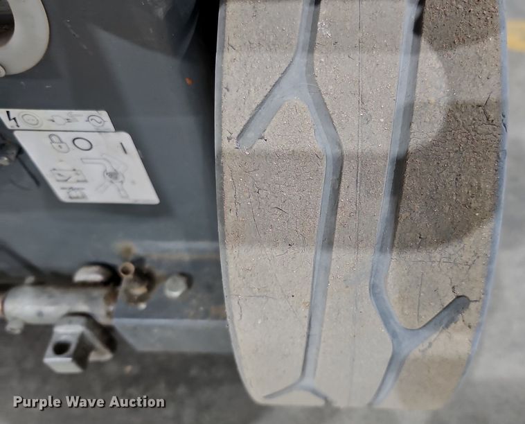 image for item IO9853 2018 SkyJack SJIII 3219 scissor lift