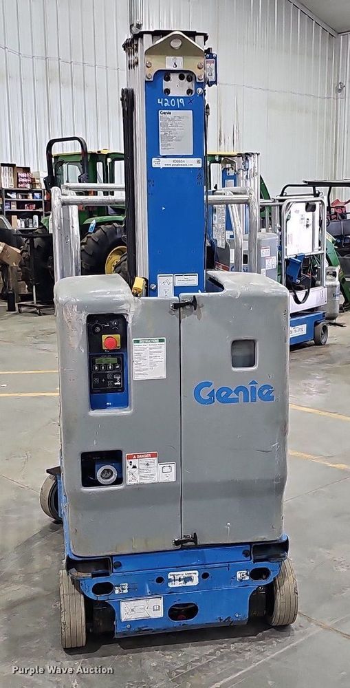 image for item IO9854 2016 Genie Runabout GR-20 vertical lift