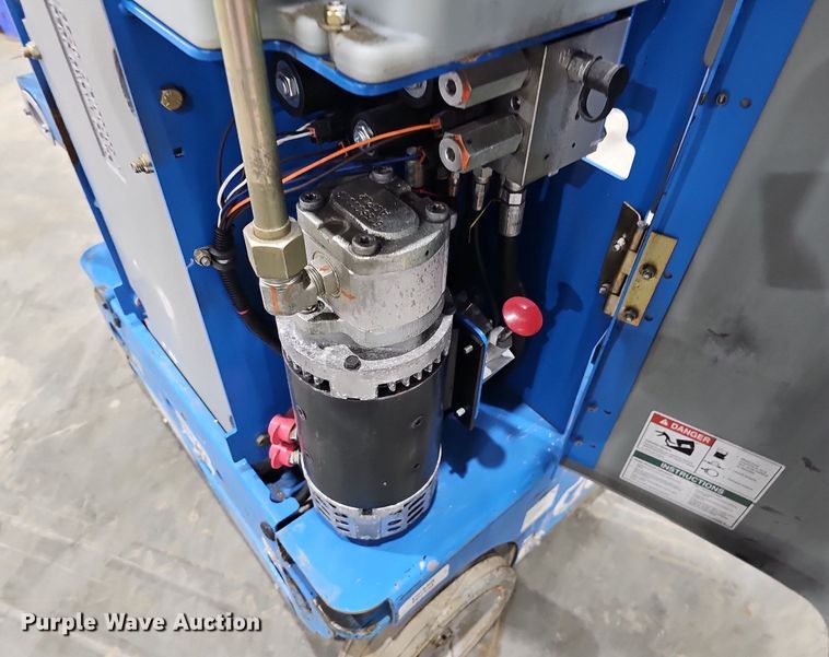 image for item IO9854 2016 Genie Runabout GR-20 vertical lift