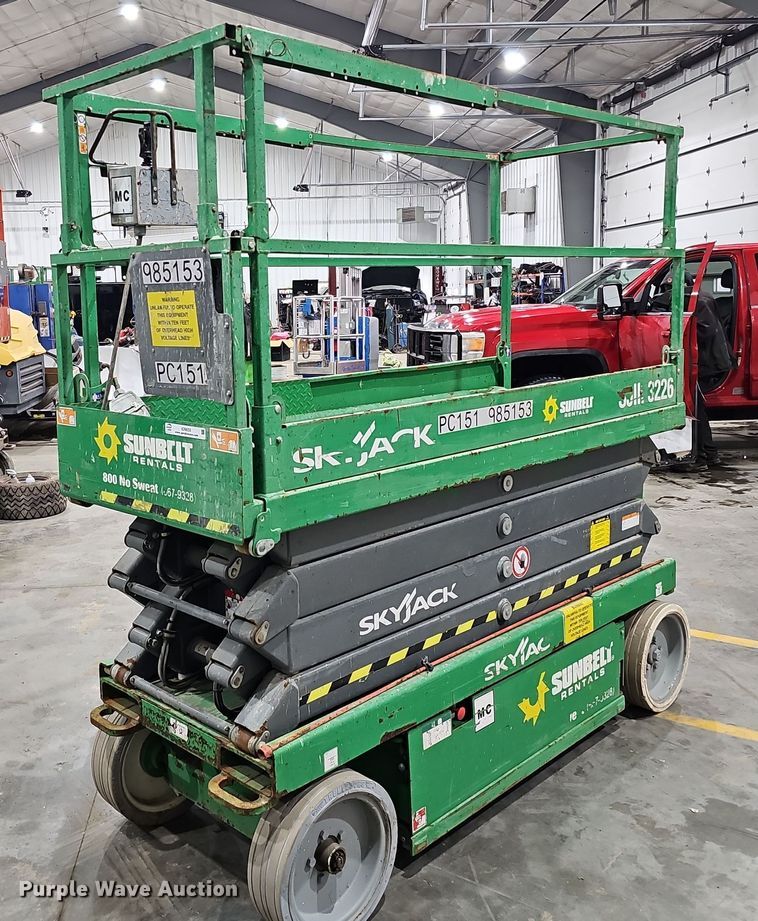 image for item IO9855 2017 SkyJack SJIII 3226 scissor lift