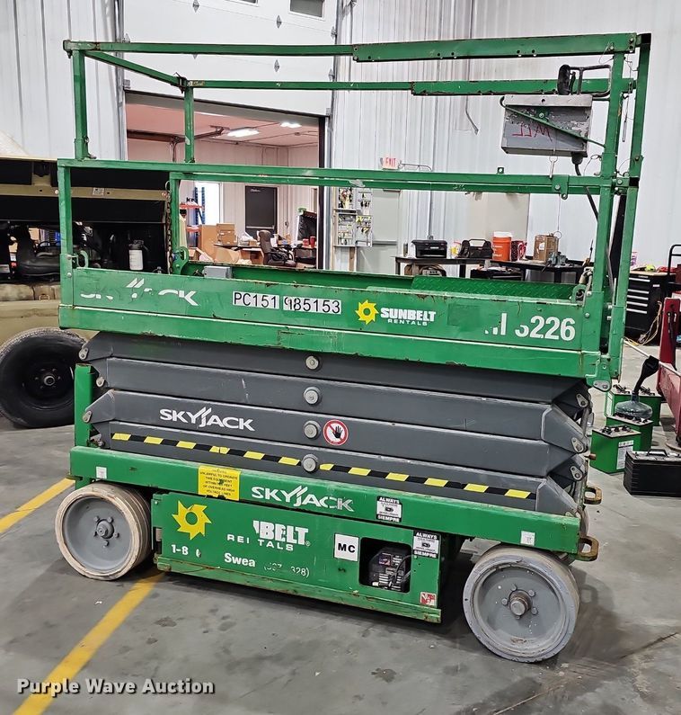 image for item IO9855 2017 SkyJack SJIII 3226 scissor lift