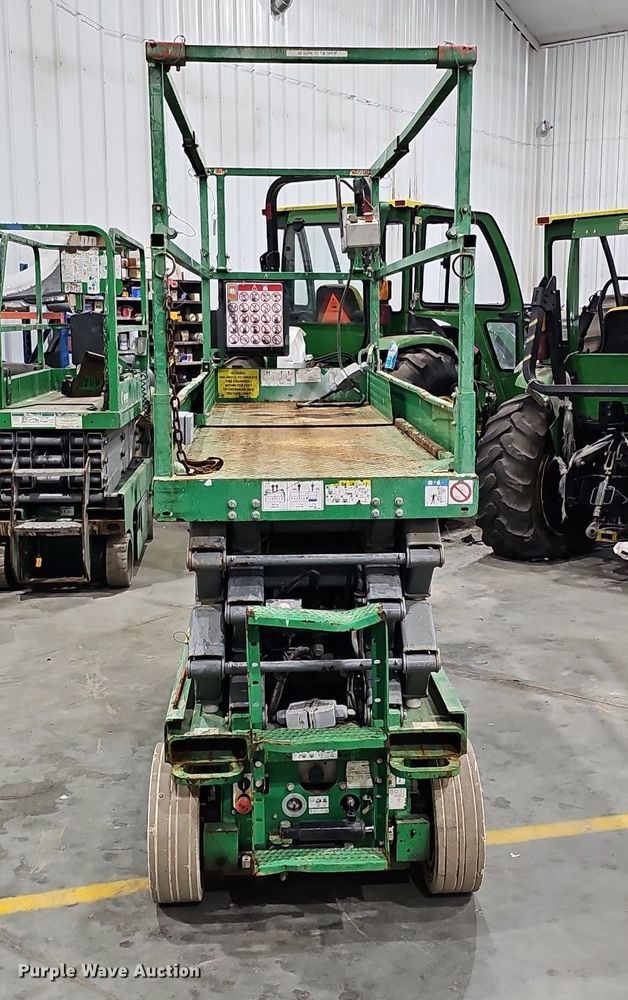 image for item IO9855 2017 SkyJack SJIII 3226 scissor lift