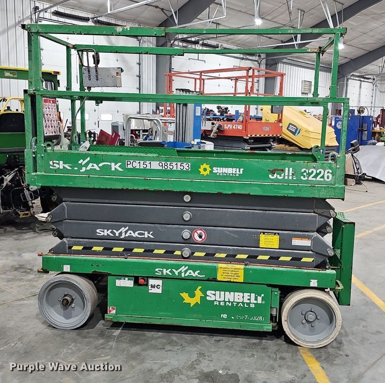 image for item IO9855 2017 SkyJack SJIII 3226 scissor lift