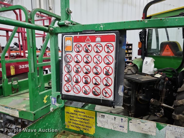 image for item IO9855 2017 SkyJack SJIII 3226 scissor lift