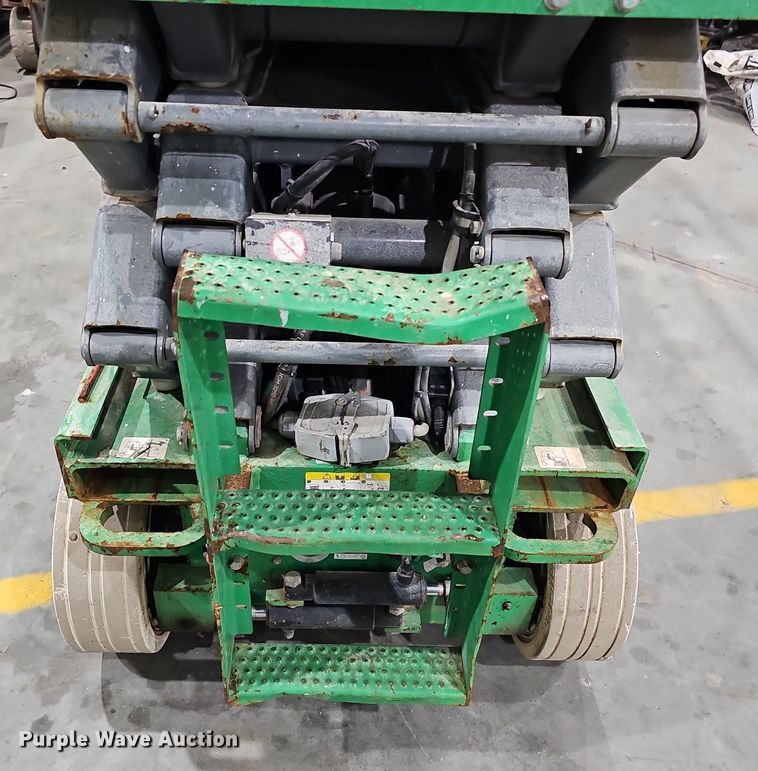 image for item IO9855 2017 SkyJack SJIII 3226 scissor lift