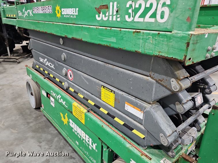 image for item IO9855 2017 SkyJack SJIII 3226 scissor lift