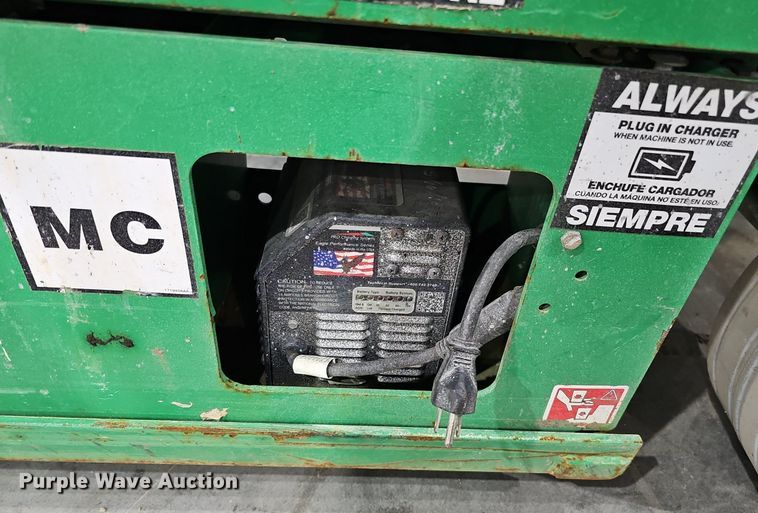 image for item IO9855 2017 SkyJack SJIII 3226 scissor lift