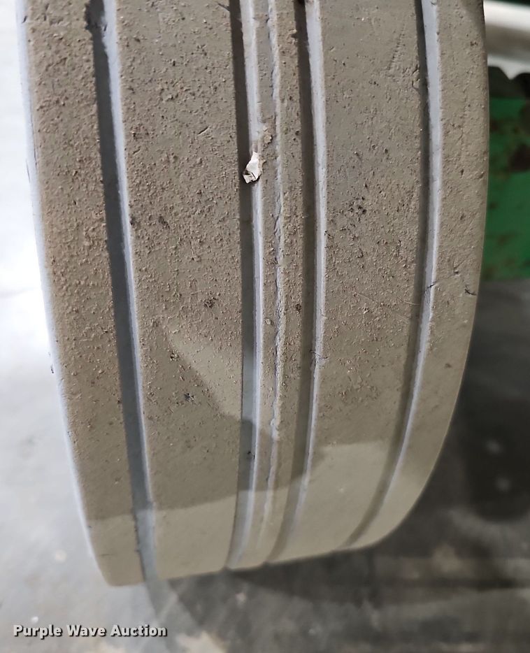 image for item IO9855 2017 SkyJack SJIII 3226 scissor lift