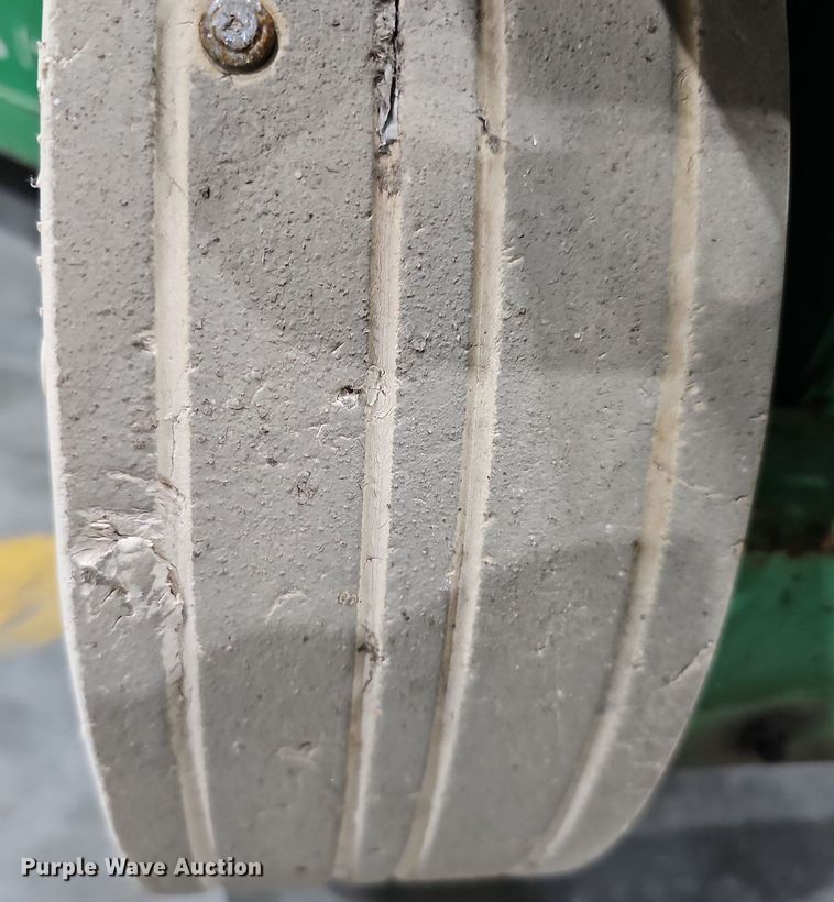 image for item IO9855 2017 SkyJack SJIII 3226 scissor lift