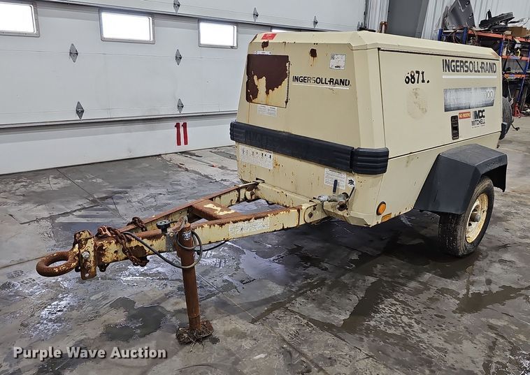 image for item IO9856 1998 Ingersoll Rand P100WD air compressor